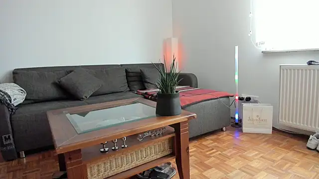 molicaremolicare online show from November 28, 2025, 2:20 pm