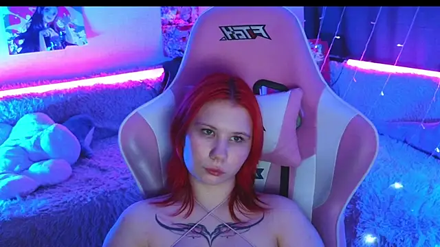 Little kitsune1707 online show from March 13, 2025, 11:05 pm