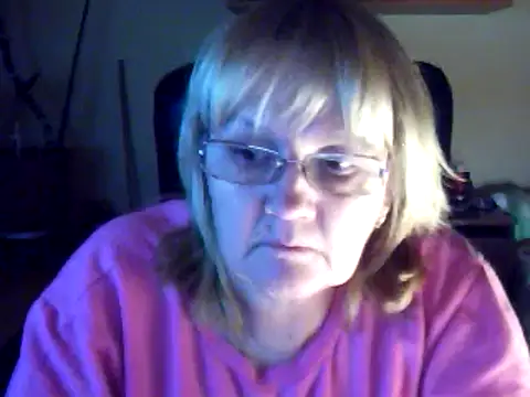 Snapshot of Violet5364 chatting on February 26, 2025, 9:37 pm Violet5364 online show from February 26, 2025, 9:37 pm