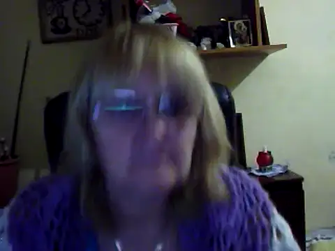 Snapshot of Violet5364 chatting on March 2, 2025, 7:45 pm Violet5364 online show from March 2, 2025, 7:45 pm