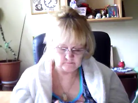 Snapshot of Violet5364 chatting on March 3, 2025, 1:09 pm Violet5364 online show from March 3, 2025, 1:09 pm