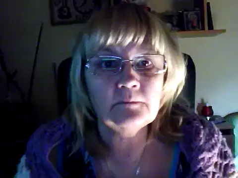 Snapshot of Violet5364 chatting on March 3, 2025, 4:35 pm Violet5364 online show from March 3, 2025, 4:35 pm