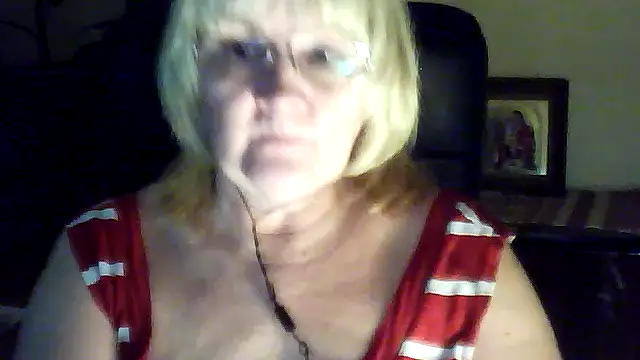 Snapshot of Violet5364 chatting on November 16, 2025, 7:52 pm Violet5364 online show from November 16, 2025, 7:52 pm