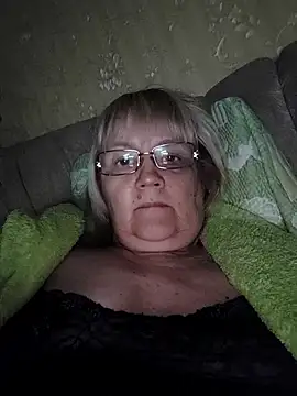 Snapshot of Violet5364 chatting on November 26, 2025, 8:43 pm Violet5364 online show from November 26, 2025, 8:43 pm