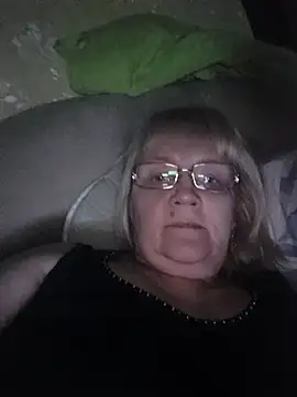 Snapshot of Violet5364 chatting on November 28, 2025, 9:06 pm Violet5364 online show from November 28, 2025, 9:06 pm