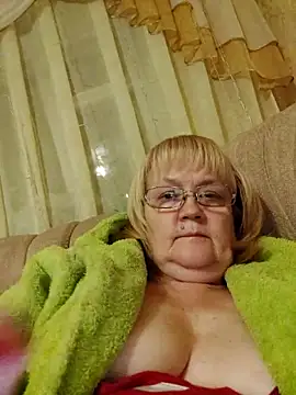 Snapshot of Violet5364 chatting on December 18, 2025, 9:54 pm Violet5364 online show from December 18, 2025, 9:54 pm