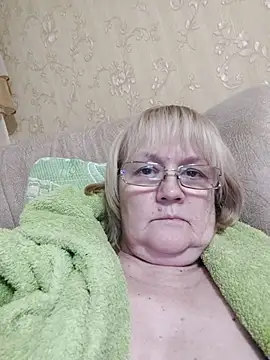 Snapshot of Violet5364 chatting on December 21, 2025, 8:27 pm Violet5364 online show from December 21, 2025, 8:27 pm