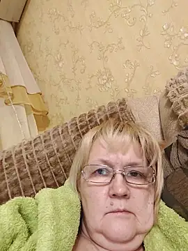 Snapshot of Violet5364 chatting on January 7, 2026, 9:39 pm Violet5364 online show from January 7, 2026, 9:39 pm