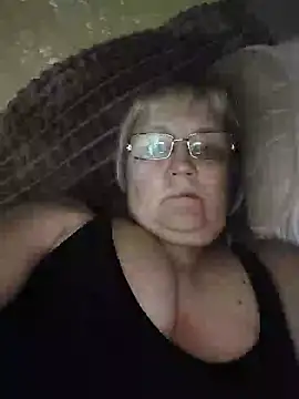 Violet5364 online show from May 4, 2026, 8:27 pm