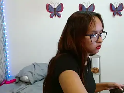 Emilybateee online show from March 7, 2025, 11:16 pm