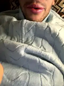 yaxxx03 online show from November 5, 2025, 4:29 pm