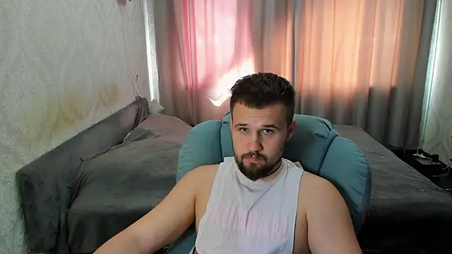 Snapshot of Vladik_b chatting on July 10, 2026, 9:01 am Vladik b online show from July 10, 2026, 9:01 am
