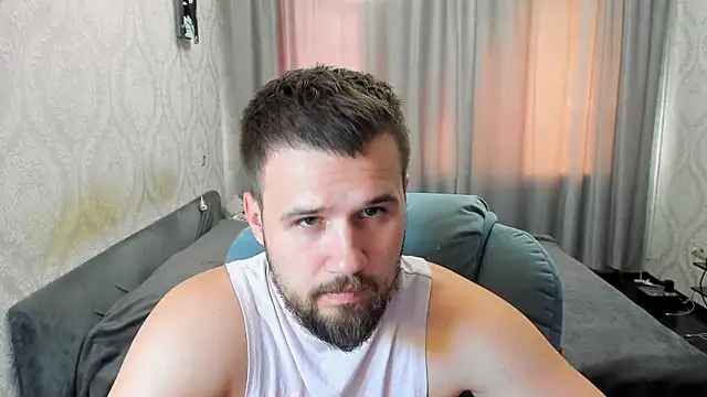Snapshot of Vladik_b chatting on July 13, 2026, 9:01 am Vladik b online show from July 13, 2026, 9:01 am