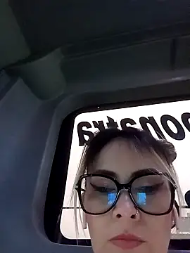 CandieGilson   online show from September 18, 2025, 11:12 am