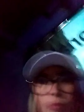 CandieGilson   online show from September 24, 2025, 10:51 am