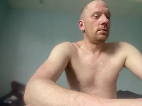 Krzysiekg123 online show from February 27, 2025, 8:06 am