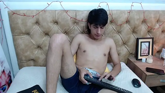 Estiv18  online show from February 14, 2025, 6:34 am