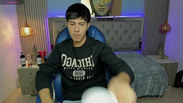 Estiv18  online show from November 25, 2025, 3:06 am