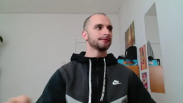 Snapshot of OskarBreno chatting on May 10, 2026, 6:51 am OskarBreno online show from May 10, 2026, 6:51 am