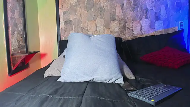 Snapshot of RyanGreys chatting on March 6, 2025, 12:30 pm RyanGreys online show from March 6, 2025, 12:30 pm