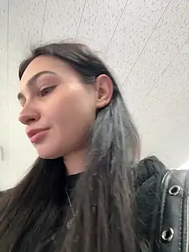 lunalovelee online show from September 28, 2025, 2:00 pm