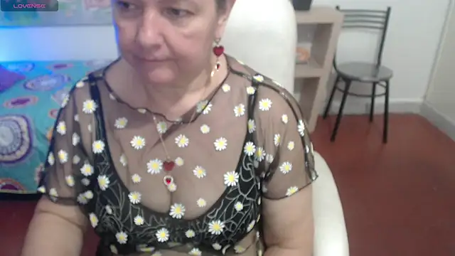 leonela 69 online show from March 3, 2025, 6:48 am