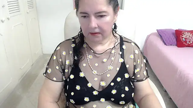 Snapshot of leonela_69 chatting on May 2, 2026, 12:26 am leonela 69 online show from May 2, 2026, 12:26 am