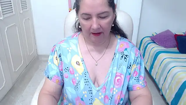 Snapshot of leonela_69 chatting on May 18, 2026, 11:43 pm leonela 69 online show from May 18, 2026, 11:43 pm