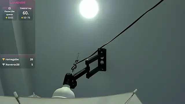 EmiliaRose  online show from October 7, 2025, 9:01 pm