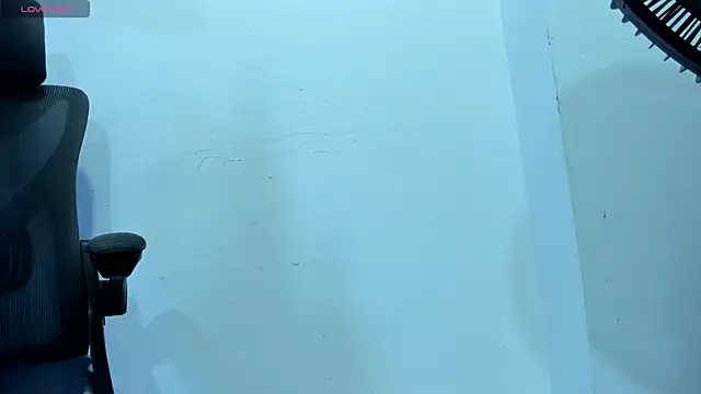 EmiliaRose  online show from October 9, 2025, 9:02 pm