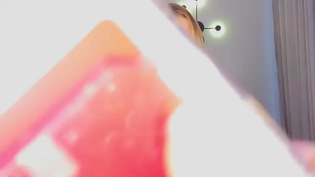 Caroline  Brown online show from September 10, 2025, 2:00 am