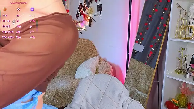 Caroline  Brown online show from March 18, 2026, 5:54 am