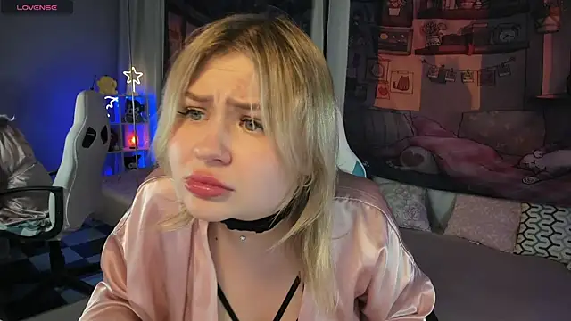 MargoBryan online show from March 13, 2025, 10:54 pm