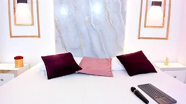 KylieGomeez online show from February 25, 2025, 7:36 pm