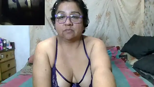 Snapshot of erinadarling79 chatting on July 25, 2026, 2:53 am erinadarling79 online show from July 25, 2026, 2:53 am