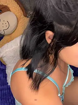 ZafiroKlein online show from November 25, 2025, 8:42 pm