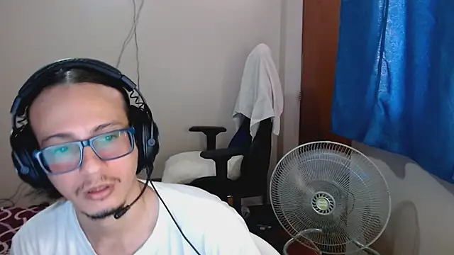 cholitohermoso online show from March 4, 2025, 3:48 pm