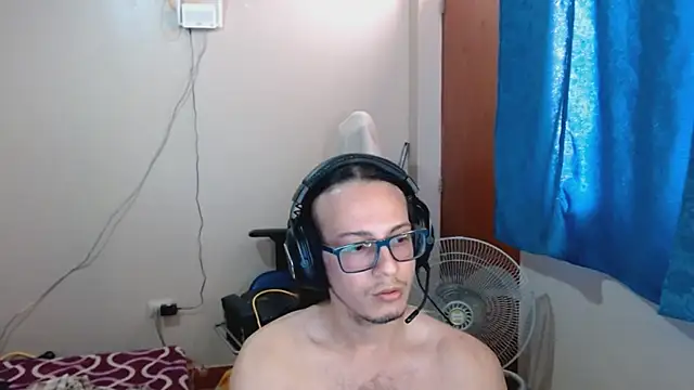 cholitohermoso online show from March 21, 2025, 7:13 pm