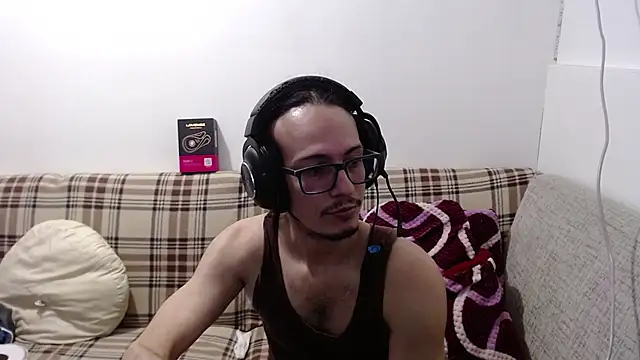 Snapshot of cholitohermoso chatting on April 7, 2026, 3:34 pm cholitohermoso online show from April 7, 2026, 3:34 pm