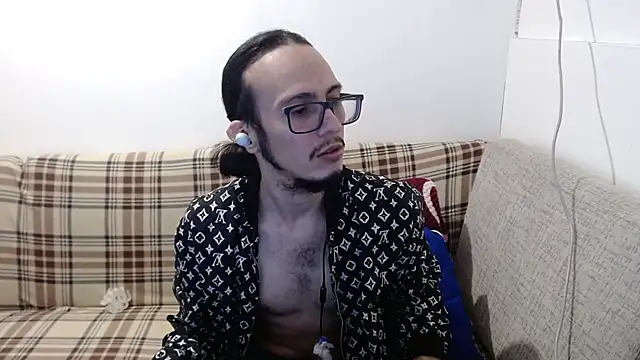 Snapshot of cholitohermoso chatting on July 29, 2026, 2:37 pm cholitohermoso online show from July 29, 2026, 2:37 pm