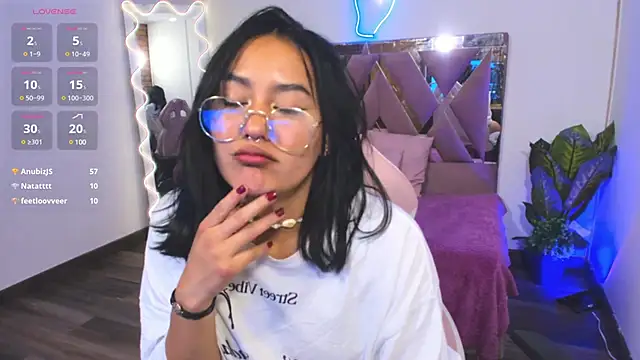 LUDO KITTY TAY online show from February 17, 2025, 6:20 am