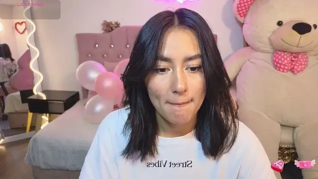 LUDO KITTY TAY online show from February 27, 2025, 3:04 am