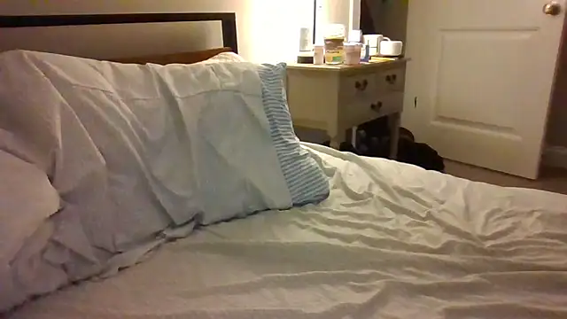 danyh2023 online show from April 22, 2026, 1:52 am