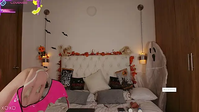 Julieta priv online show from October 22, 2025, 2:17 pm