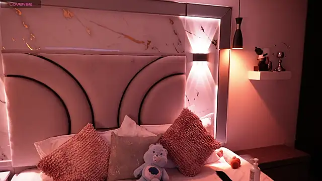 Julieta priv online show from April 20, 2026, 2:42 pm