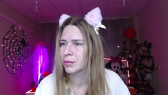 TessaDaybreak online show from October 28, 2025, 7:56 am