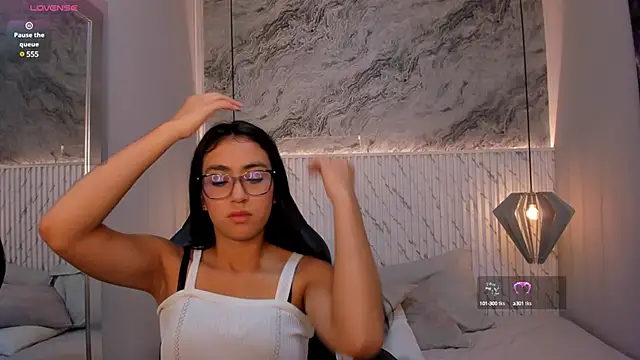 lucelly 15 online show from February 19, 2025, 11:38 am