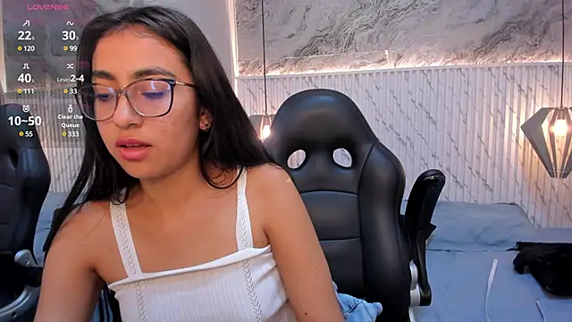 lucelly 15 online show from February 27, 2025, 6:09 pm