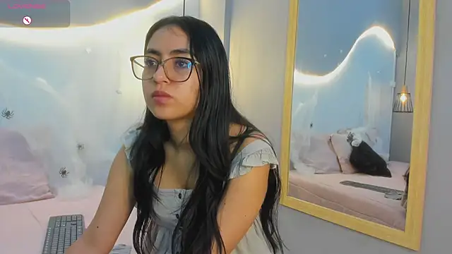 lucelly 15 online show from November 3, 2025, 11:55 am