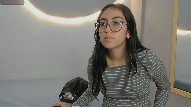 lucelly 15 online show from November 6, 2025, 11:44 am